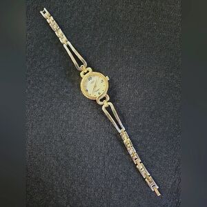 Elegant Gold Women's Watch